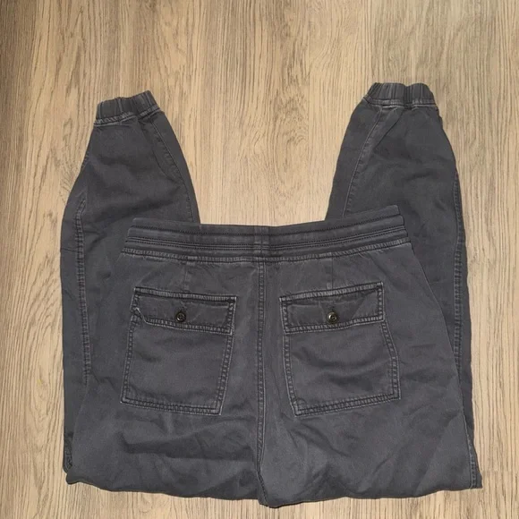 GAP Charcoal Jogger Pants - Picture 4 of 4
